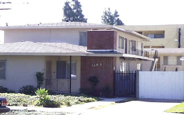 Building Photo - 1142 E Doran St