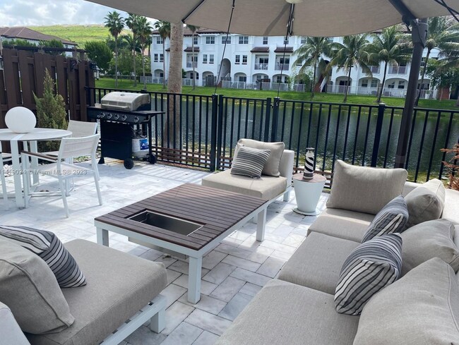 Foto del edificio - 8779 NW 98th Ave