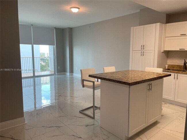 Foto del edificio - 3180 SW 22nd Terrace