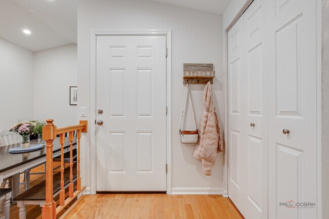 Foto del edificio - 1254 N Streamwood Ln
