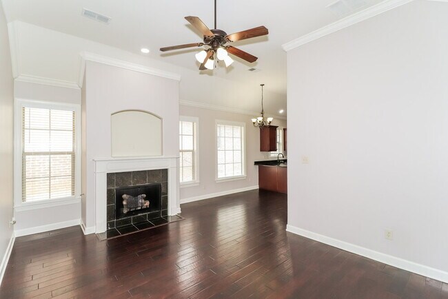 Foto del edificio - 6832 Lagrange Grove Dr