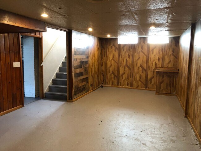 Building Photo - 3/1 in Garfield Heights