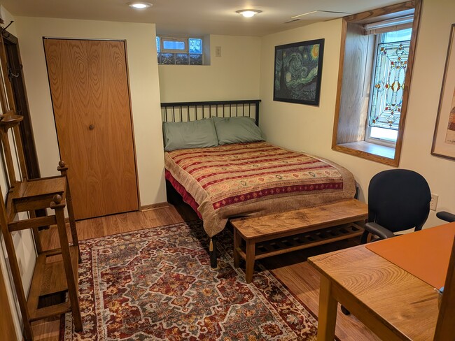 Building Photo - 396 Beacon Ave