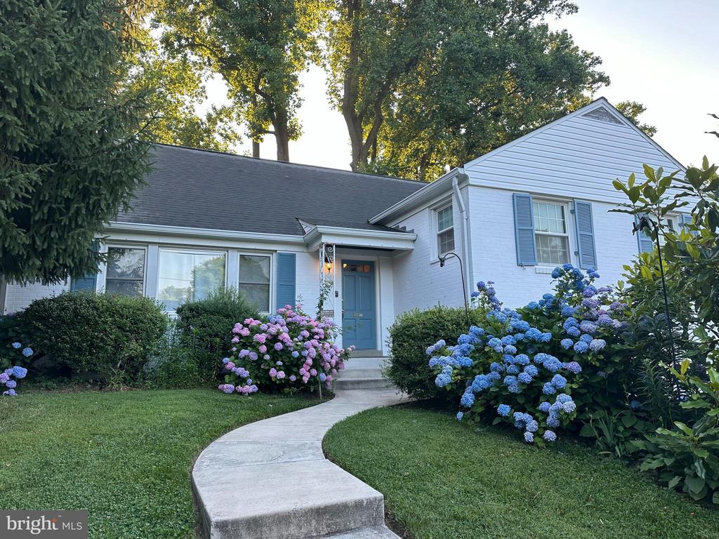Foto principal - 5707 Cromwell Dr