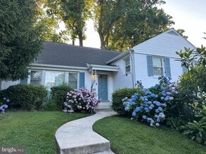 Building Photo - 5707 Cromwell Dr