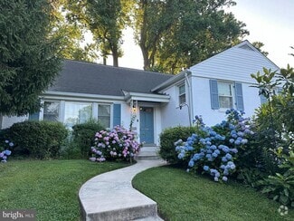 Building Photo - 5707 Cromwell Dr