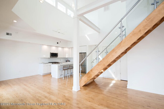 Building Photo - 209 Bond St