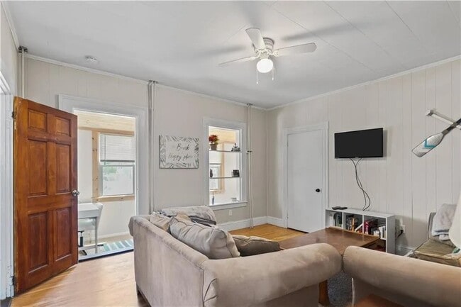 Photo - 16 Dean Ave - 1 Apartment