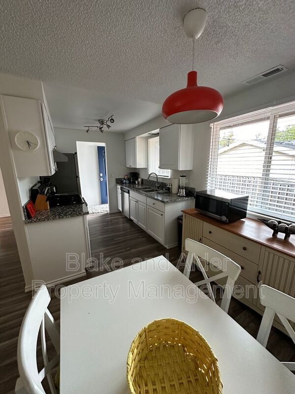 Foto del edificio - 5934 SW 30th Ave