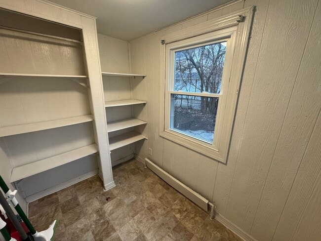 Building Photo - 12611 Franklin Blvd