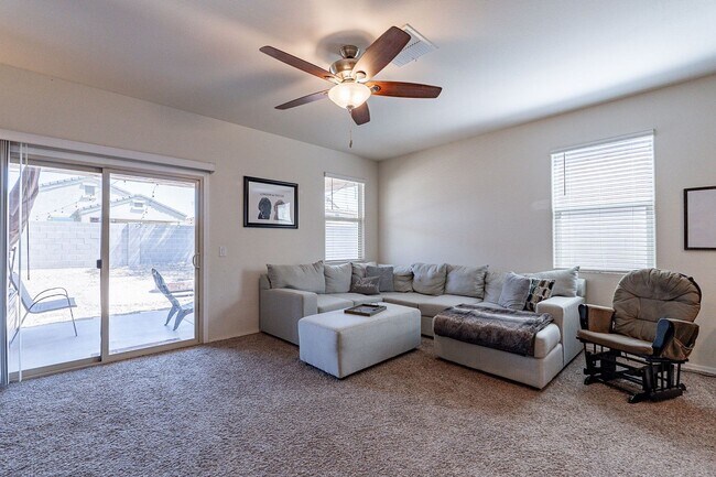 Building Photo - Serene 3-Bedroom 2-Bath 3 Car Garage Retre...