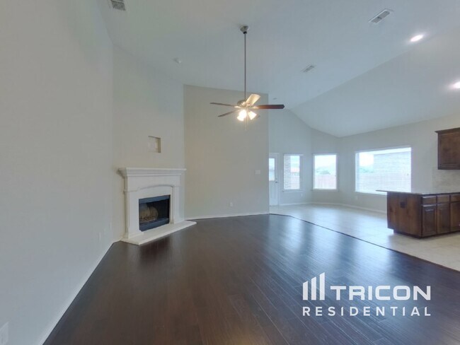 Building Photo - 1205 Vaughna Drive Weatherford TX