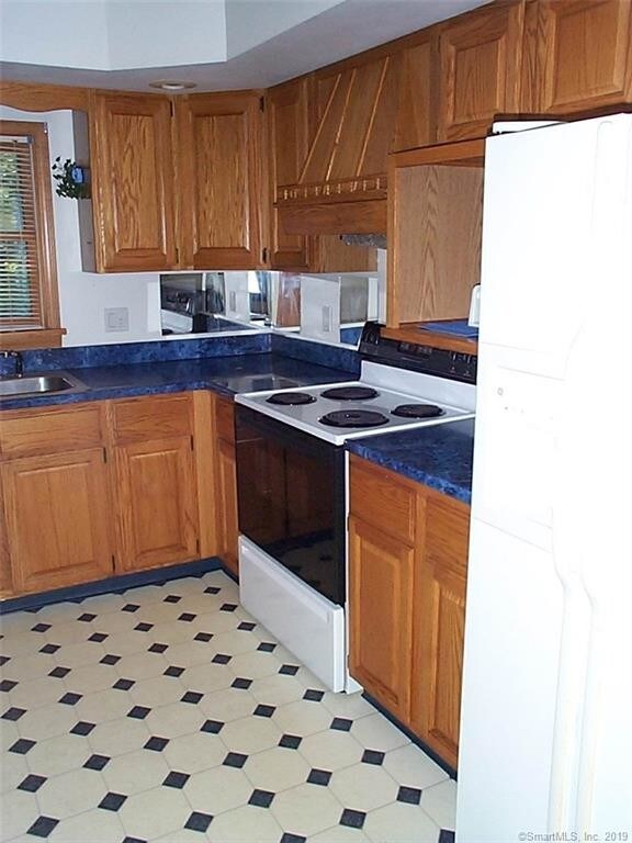 Building Photo - 27 Adams Heights