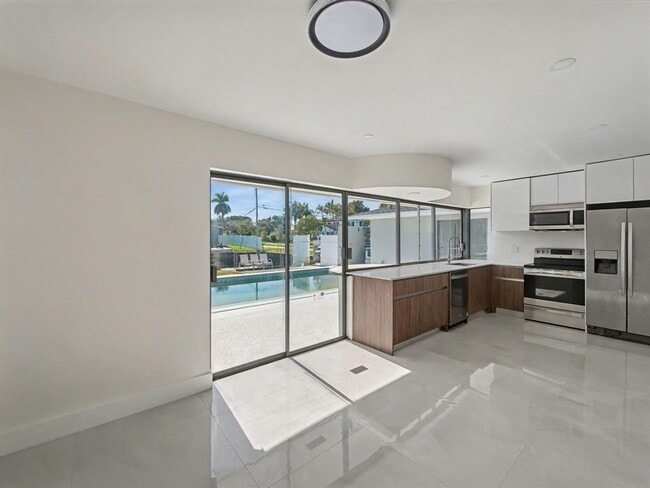 Building Photo - 1940 NW 32nd St