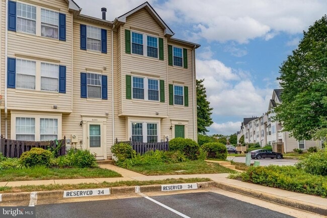 Foto del edificio - 9225 Cardinal Forest Ln