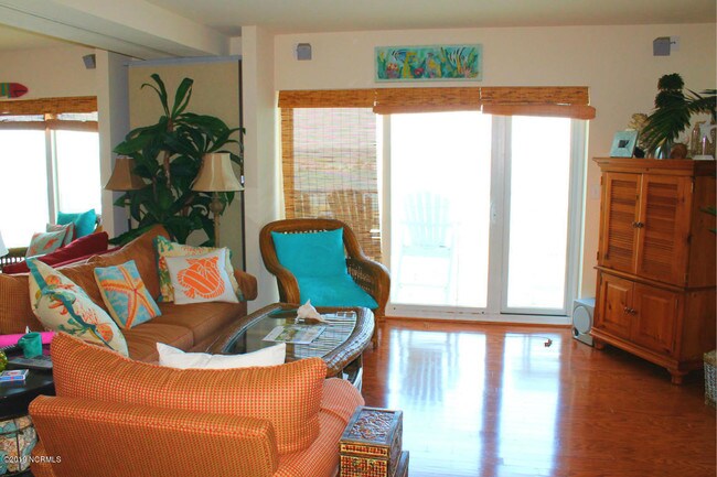 Foto del edificio - 100 Olde Towne Yacht Club Rd