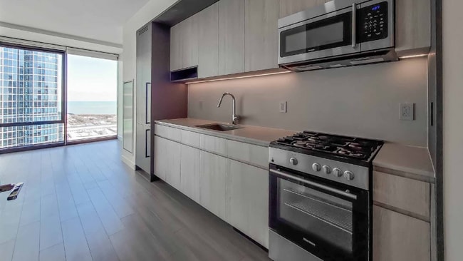 Photo - 101 E Roosevelt Rd Apartment