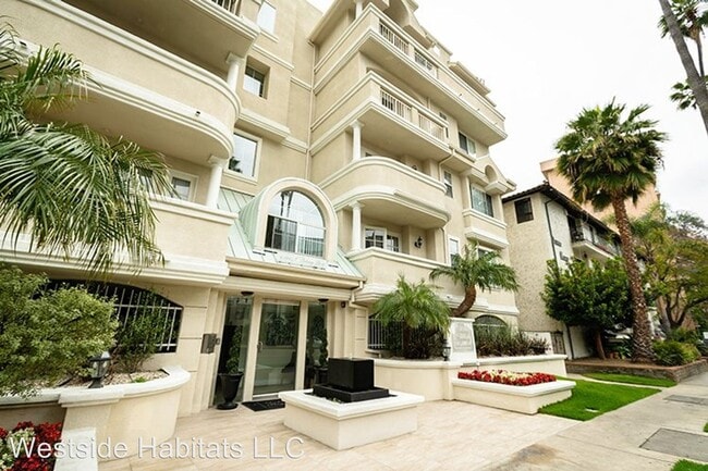 Building Photo - 114 N Doheny Dr