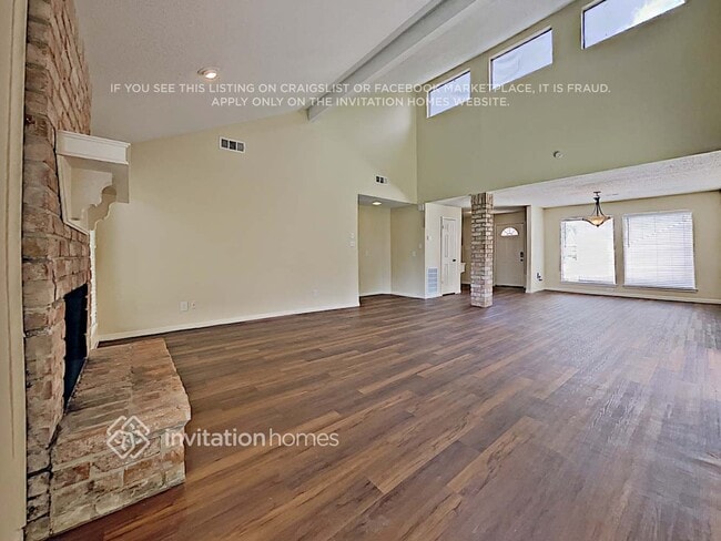 Building Photo - 13414 Pantano Dr