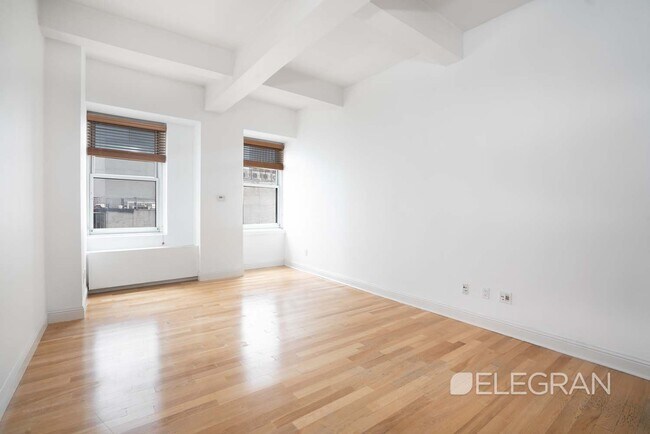 Building Photo - 88 Greenwich St