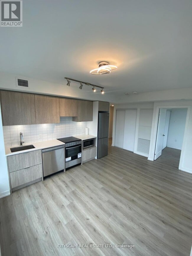 Photo du bâtiment - 395-3395 Bloor St E