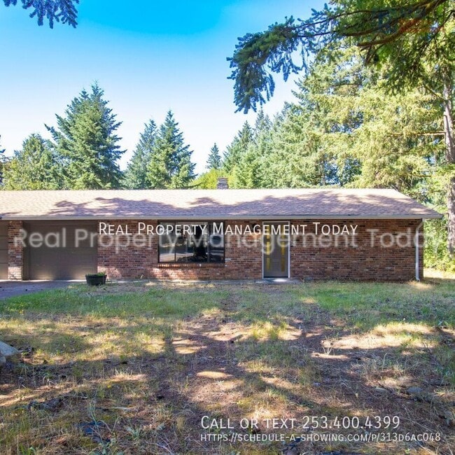 Building Photo - 8511-8513 116 St E