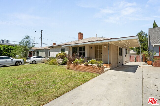 Foto del edificio - 3016 Greenfield Ave