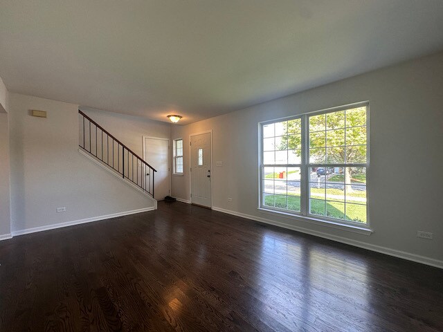 Building Photo - 939 Lowell Ln