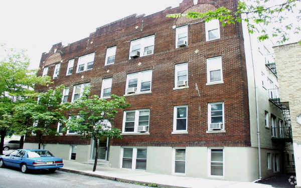 Primary Photo - 201 E Ruby Ave