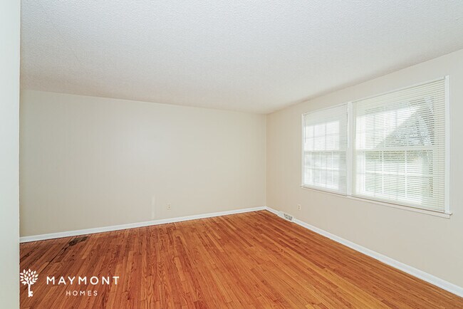 Foto del edificio - 7704 Logan Dr SW