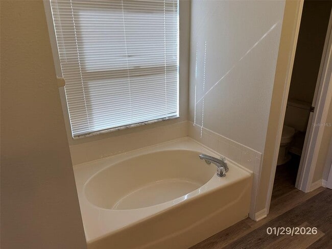 Building Photo - 2611 Vinedale Ave