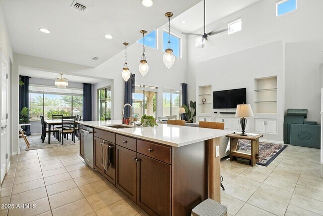 Foto del edificio - 8902 W Marshall Ave