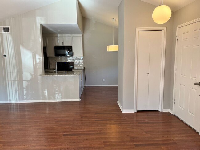 Foto del edificio - Cute 1/1 Close to Downtown!!