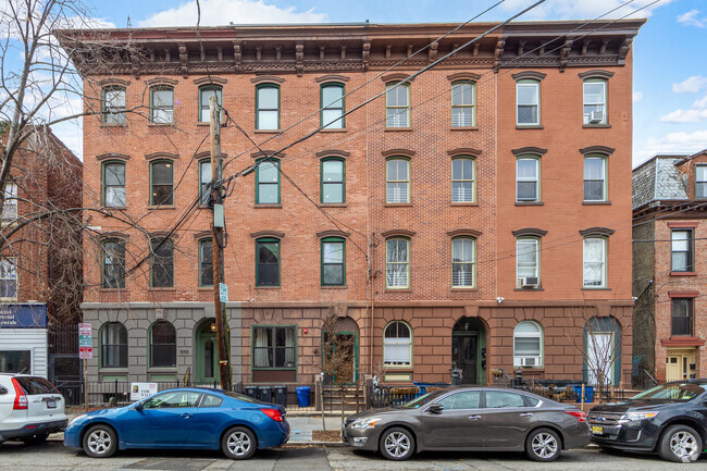 Building Photo - Converting to SFR