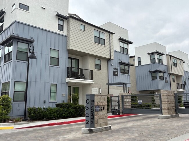 Building Photo - 4061 E Luna Paseo