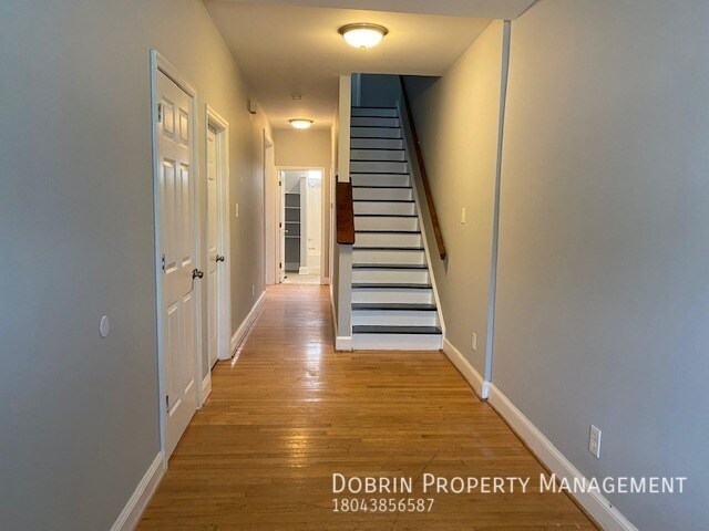 Foto principal - 1322 W Clay St