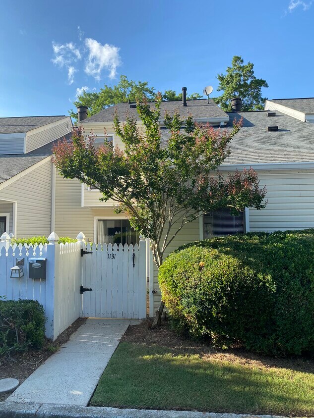 1131 Roselawn Ln SE Unit 1131, Marietta, GA 30067 Condo for Rent in