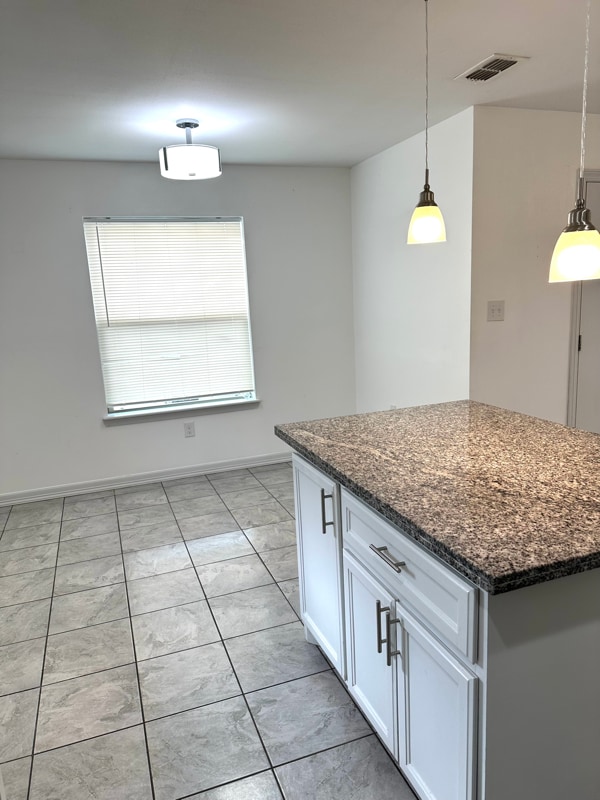 Foto del edificio - 325 Clemente Ave