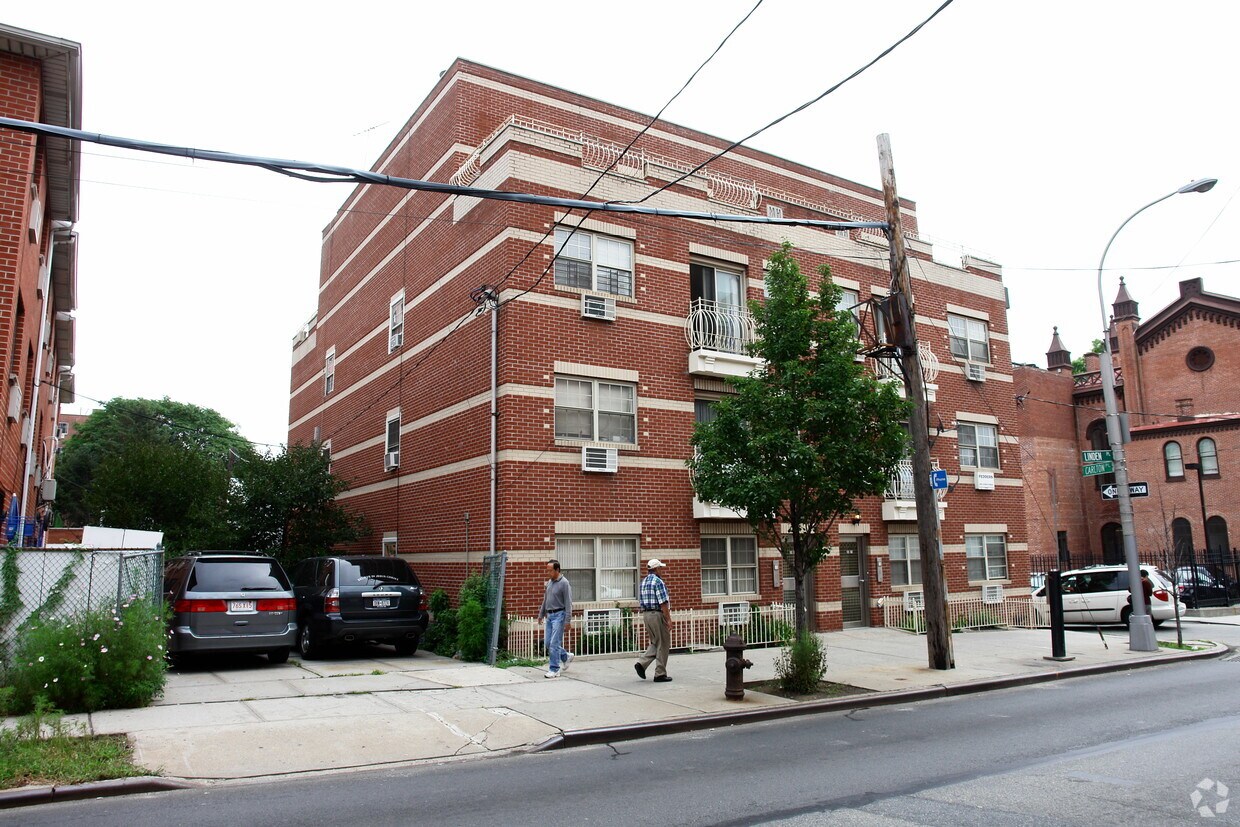 Building Photo - 35-11-35-15 Linden Pl