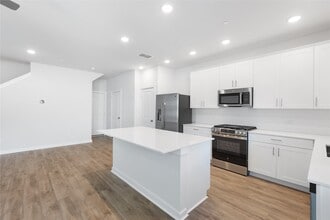 Building Photo - 8104 Danson Ln