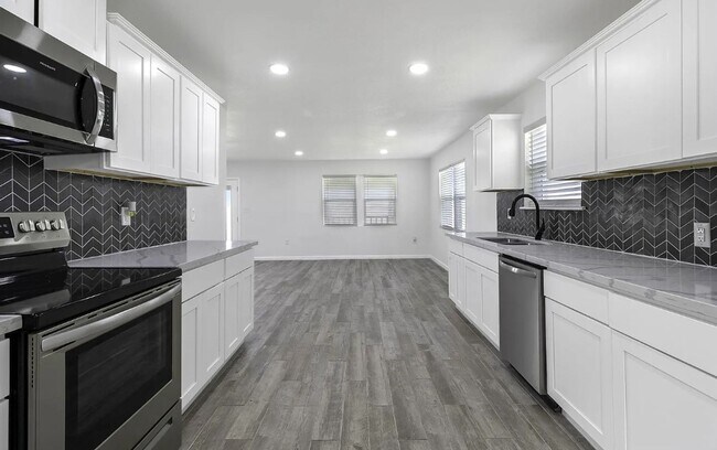 Foto del edificio - 810 W Cattle Dr