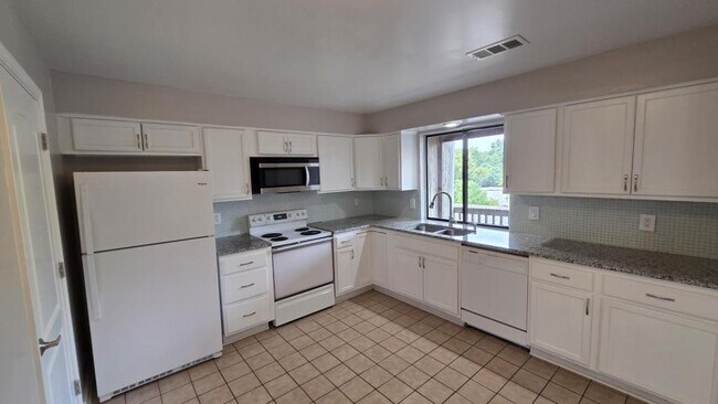 Building Photo - 12828 W 110th Terrace