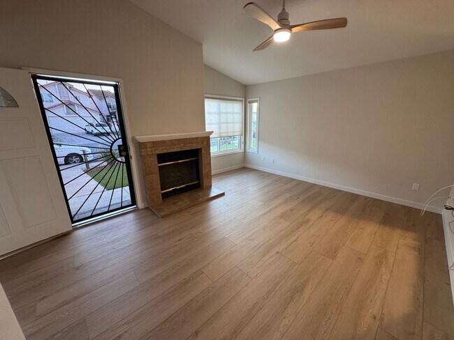 Foto del edificio - 2 Bedroom Ranch Style Home in RANCHO SAN DIEGO