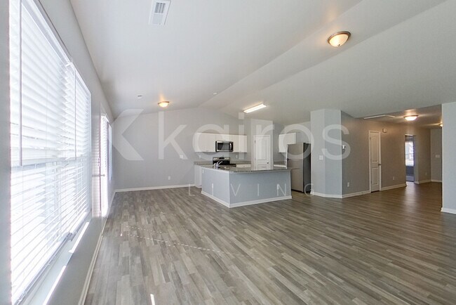 Foto del edificio - 1190 Silvertrace Dr
