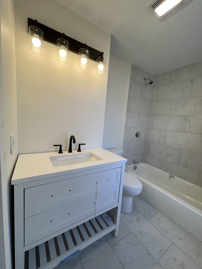 Building Photo - 104 Harrison St