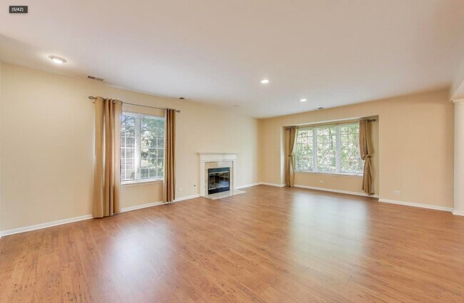 Building Photo - 11 Beaconsfield Ct