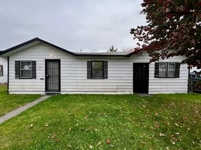 Building Photo - 1003 S 8th St Building Photo - 1003 S 8th St