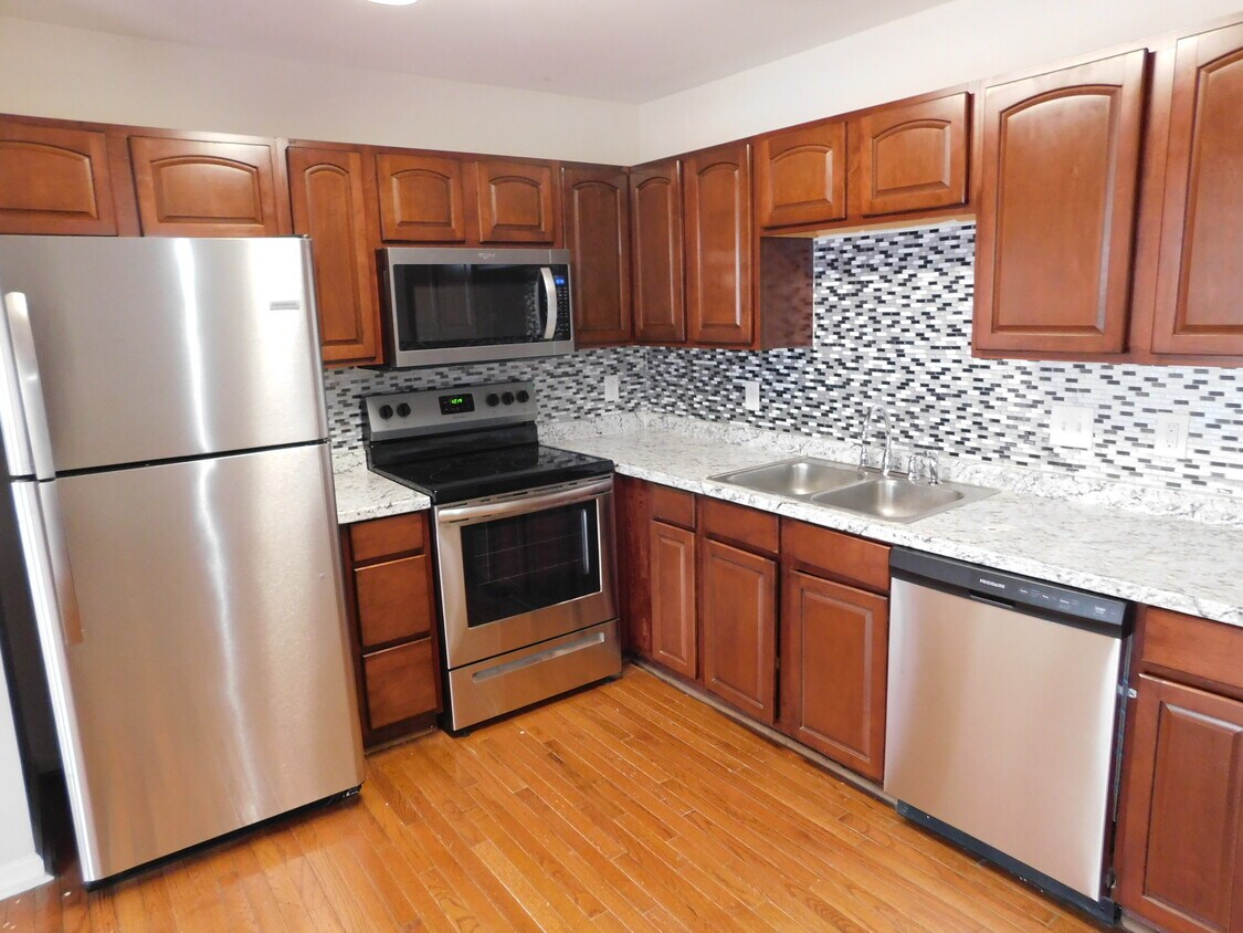 Primary Photo - 7324 Wytheville Cir