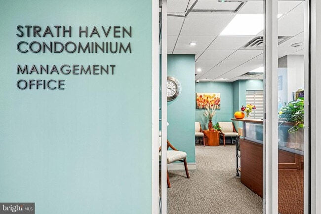 Building Photo - 801 Yale Ave