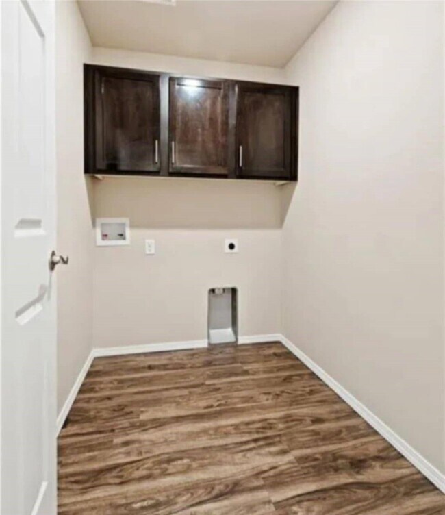 Foto del edificio - 2117 Cedar Cir